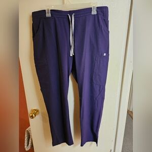 Figs Yola Scrub Pant in Eggplant (OG Purple) in Large. Good condition.